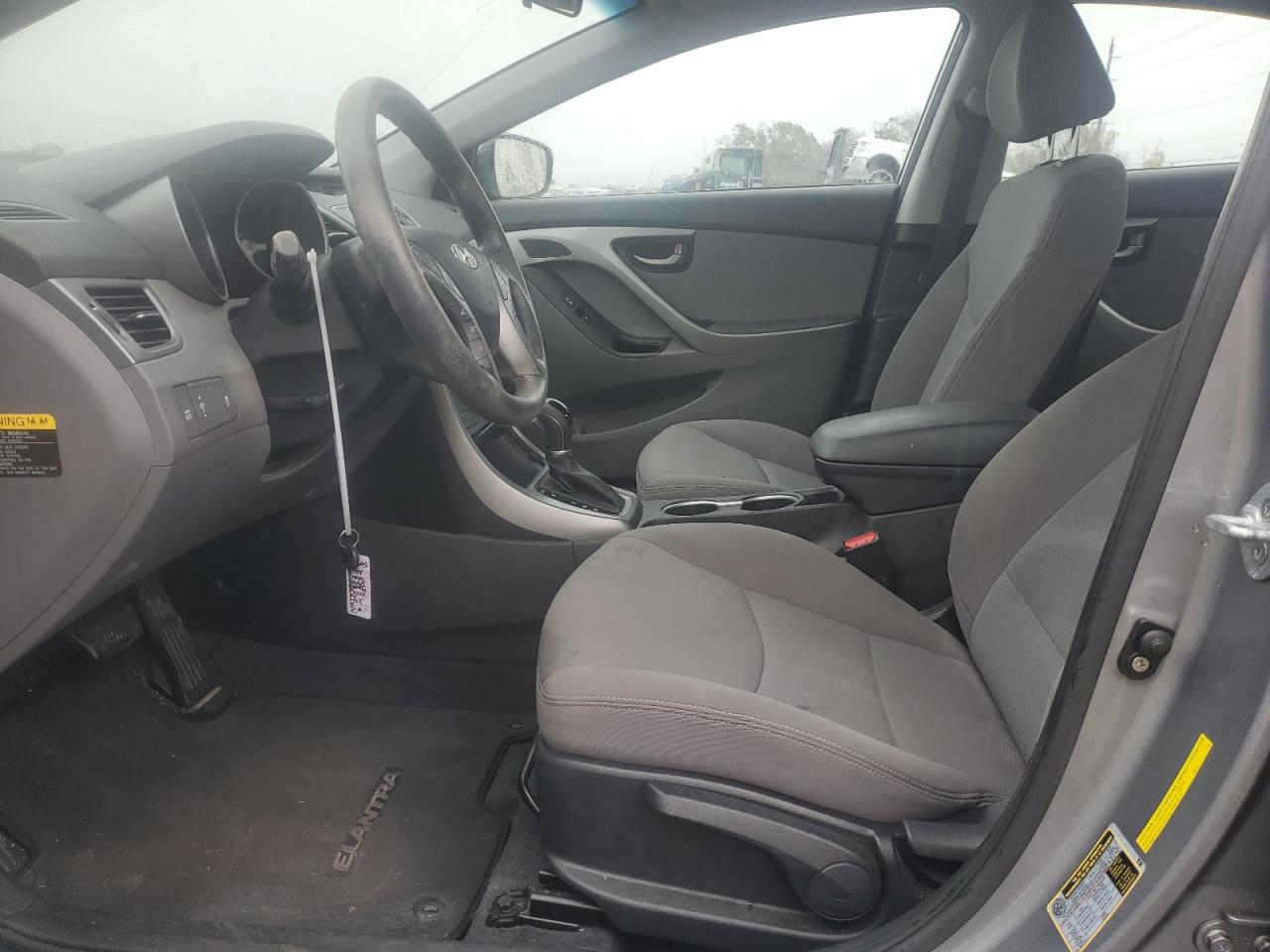 2015 Hyundai Elantra - Image 7