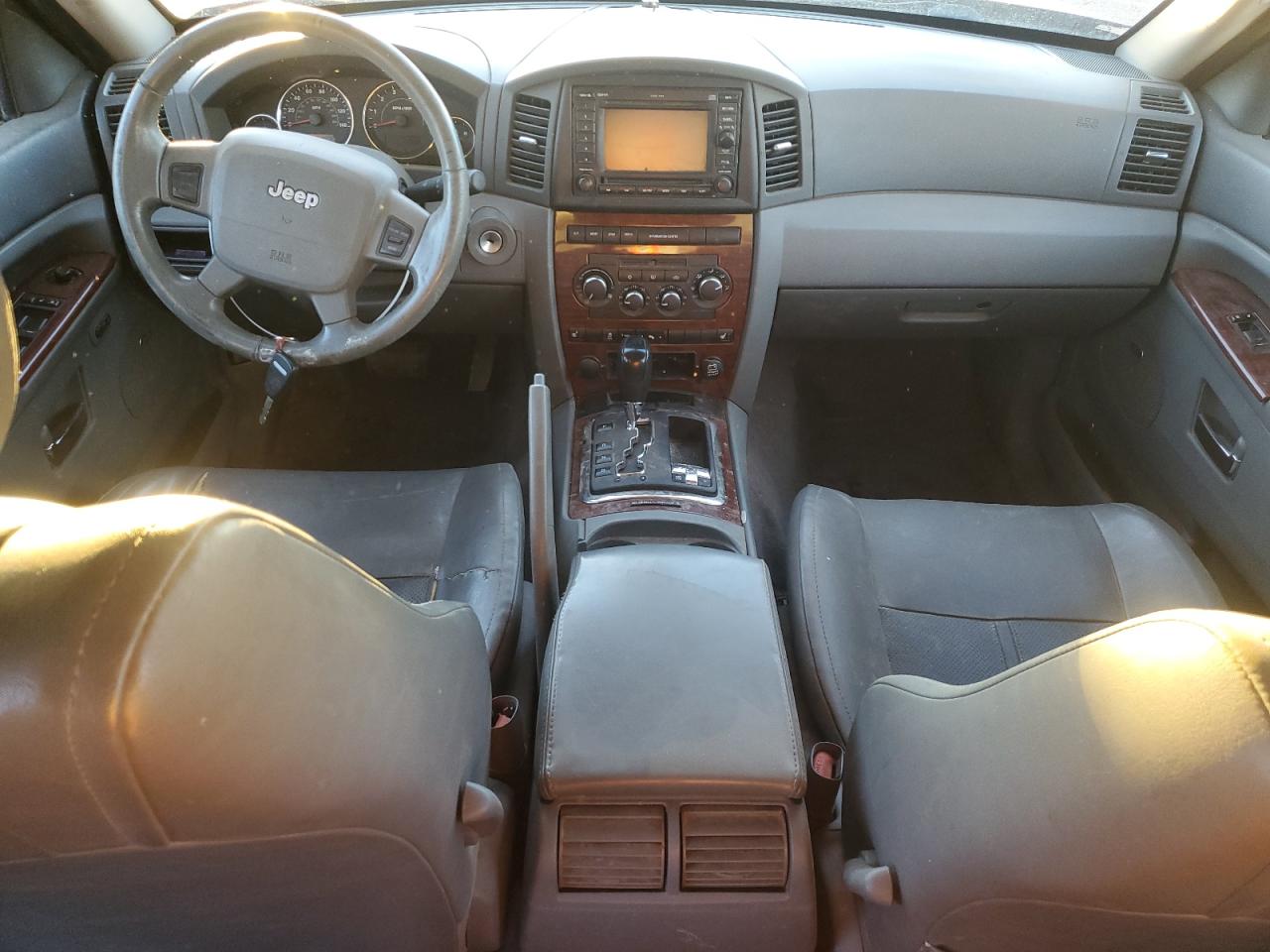 2007 Jeep Grand Cherokee - Image 8