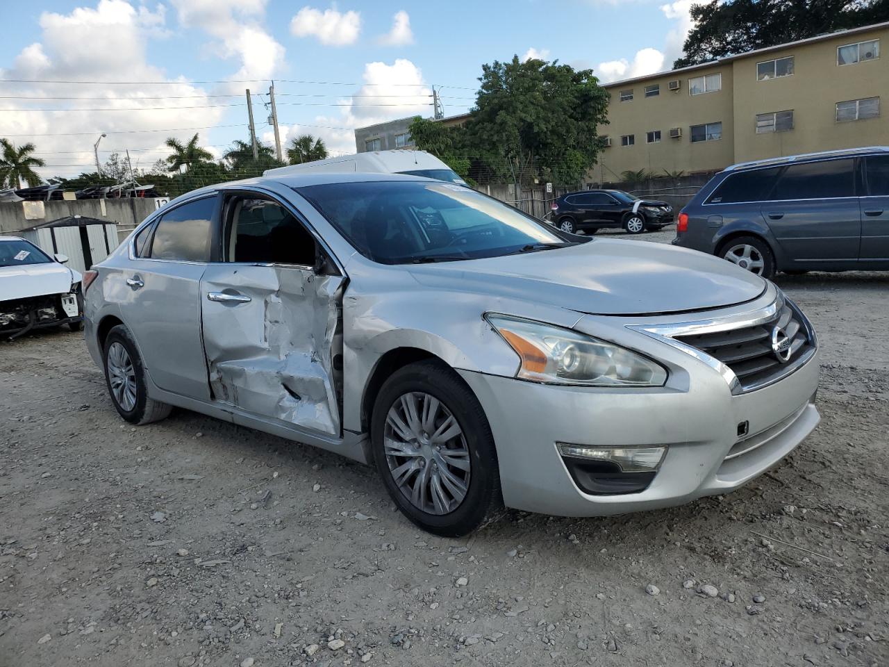 2014 Nissan Altima - Image 4