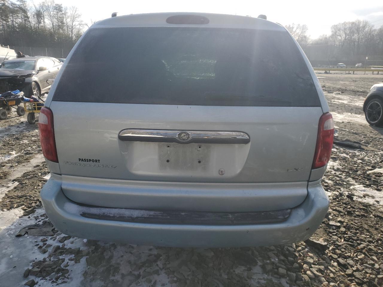 2002 Chrysler Town & Country - Image 6