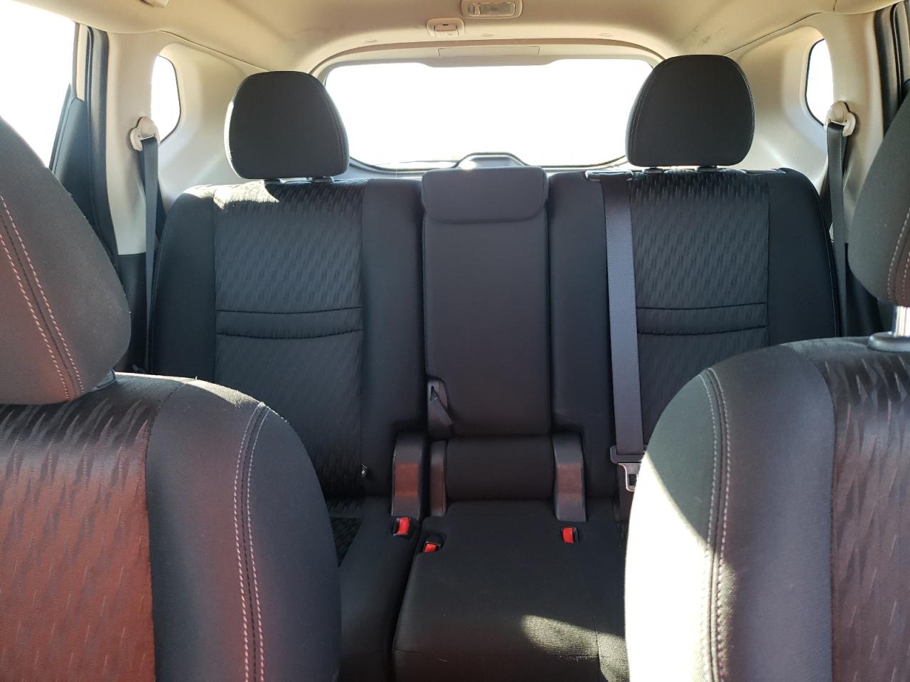 2017 Nissan Rogue - Image 10