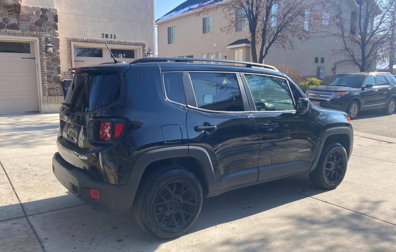 2017 Jeep Renegade - Image 4