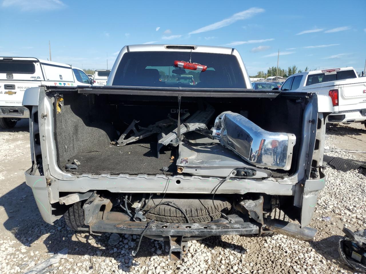2010 GMC Sierra - Image 6