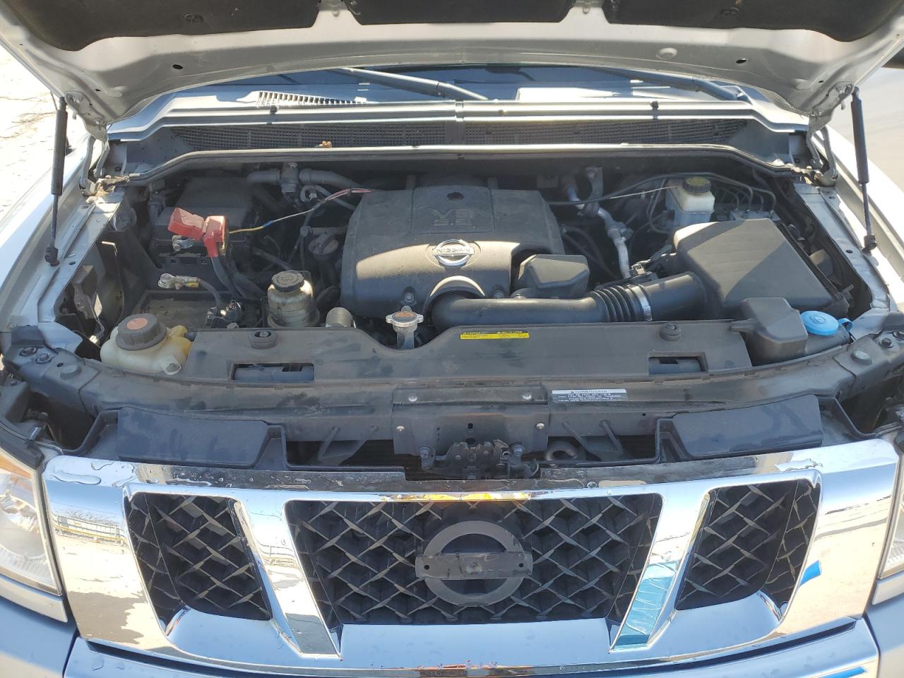2010 Nissan Titan - Image 11
