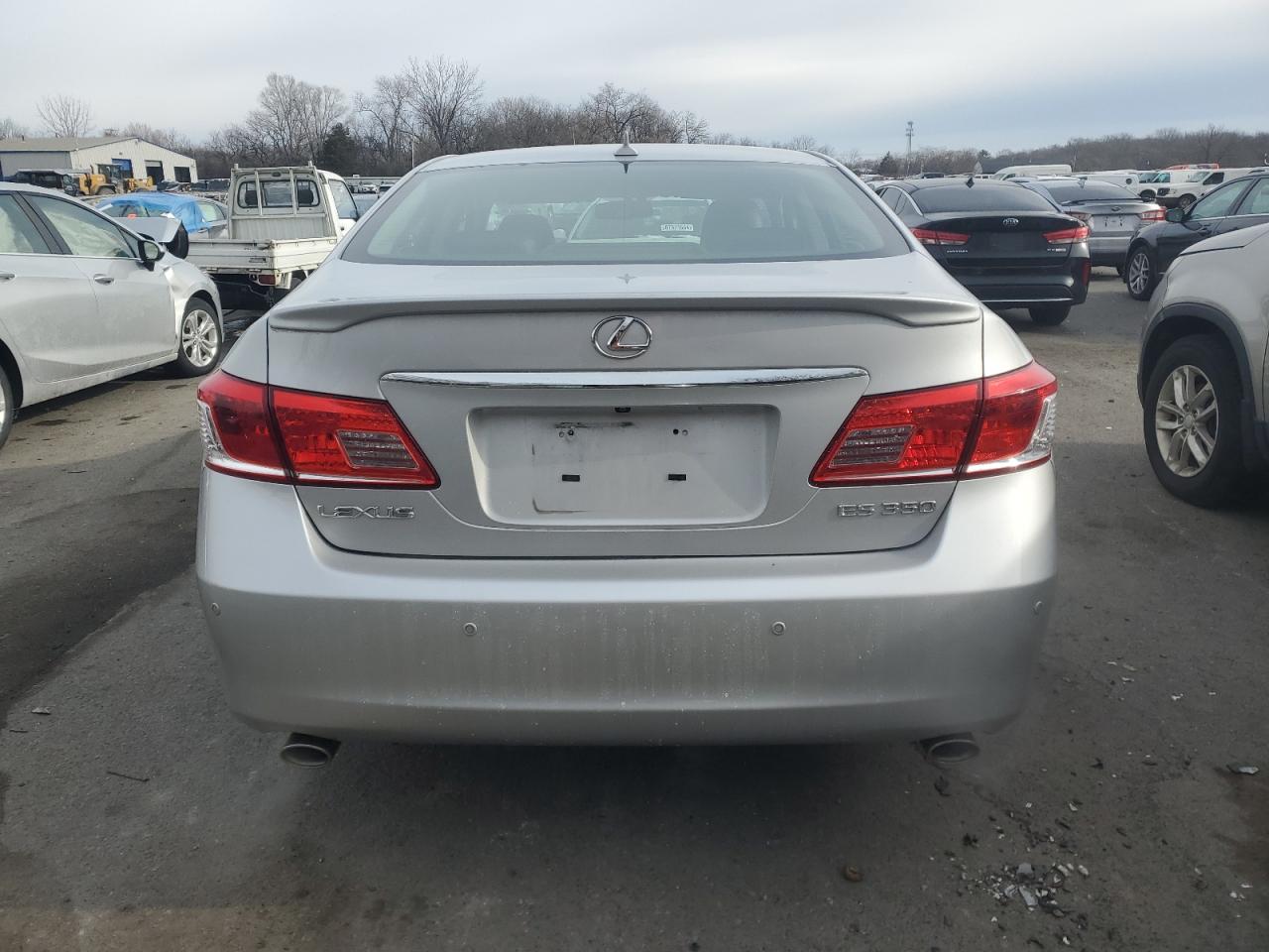 2010 Lexus ES - Image 6