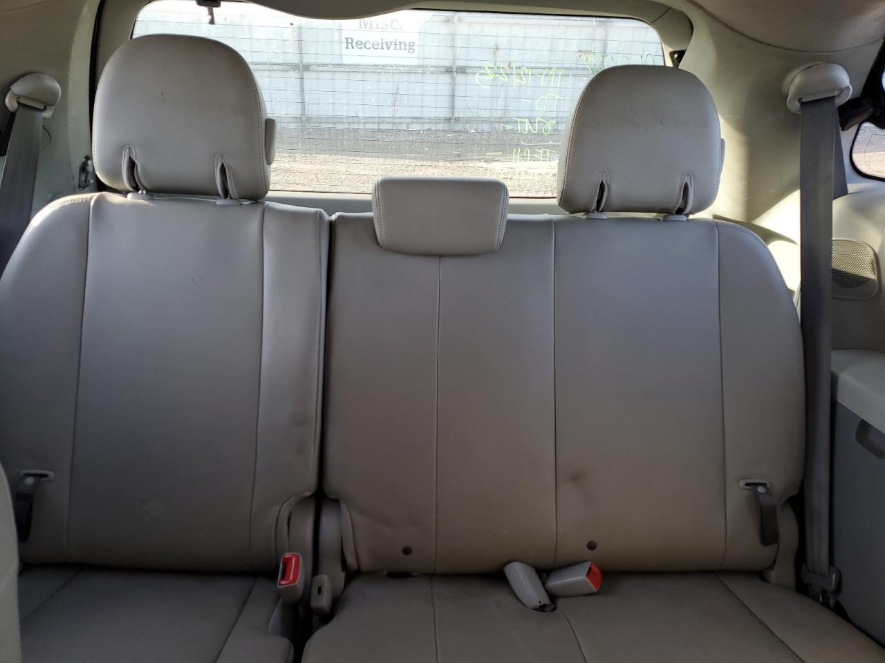 2011 Toyota Sienna - Image 10