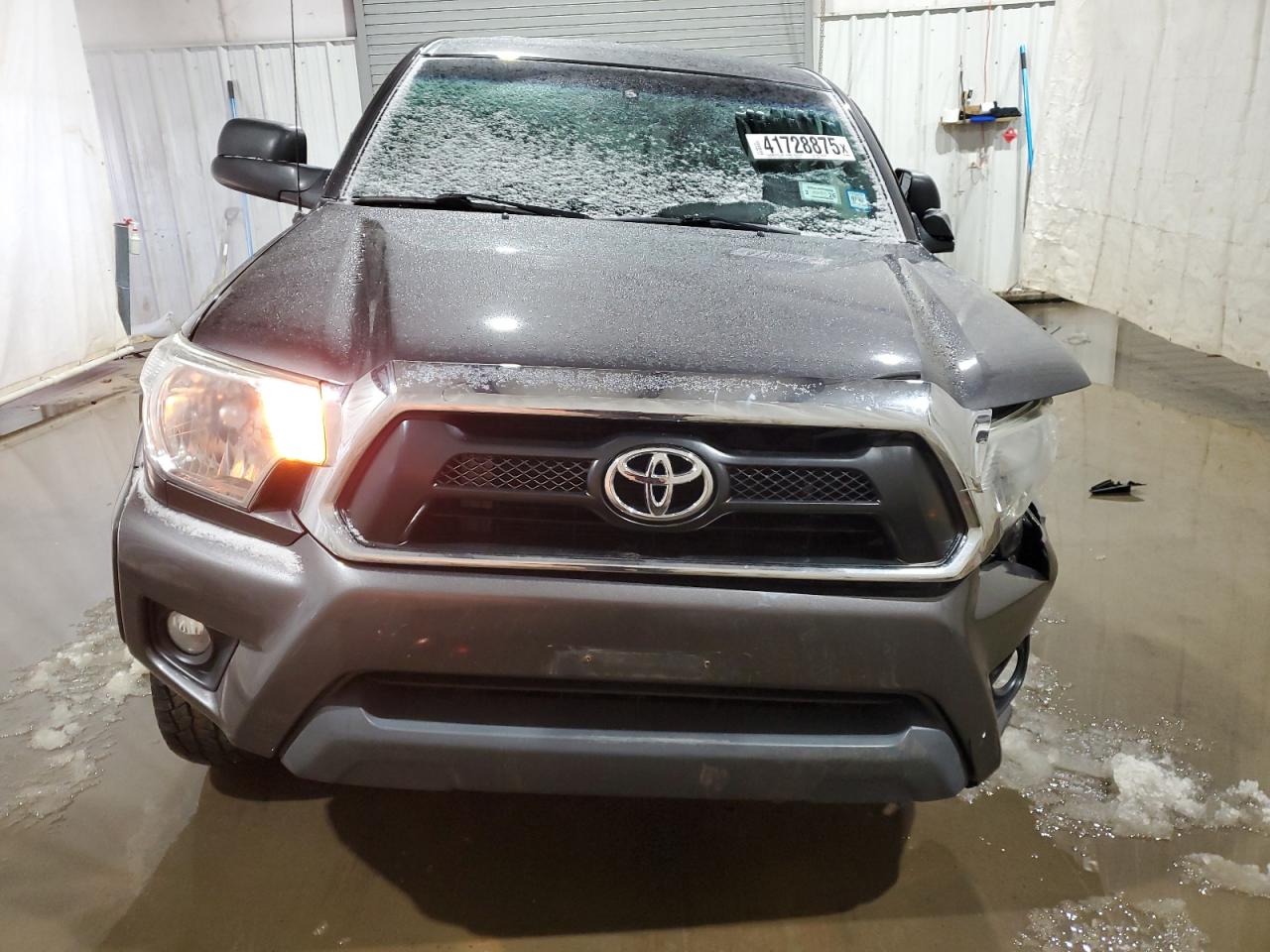 2015 Toyota Tacoma - Image 5
