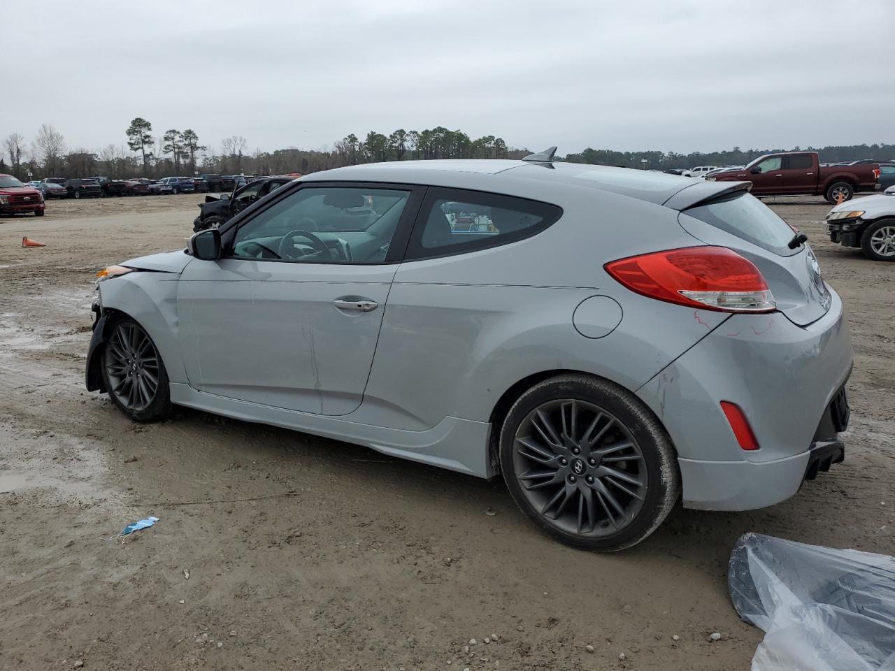 2013 Hyundai Veloster - Image 2