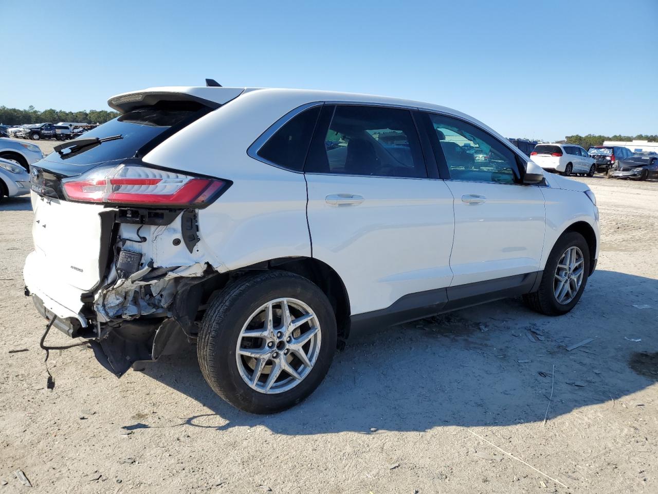 2022 Ford Edge - Image 3
