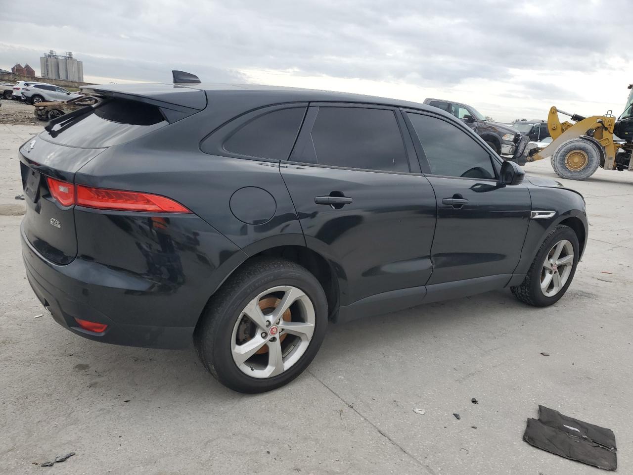 2018 Jaguar F-Pace - Image 3