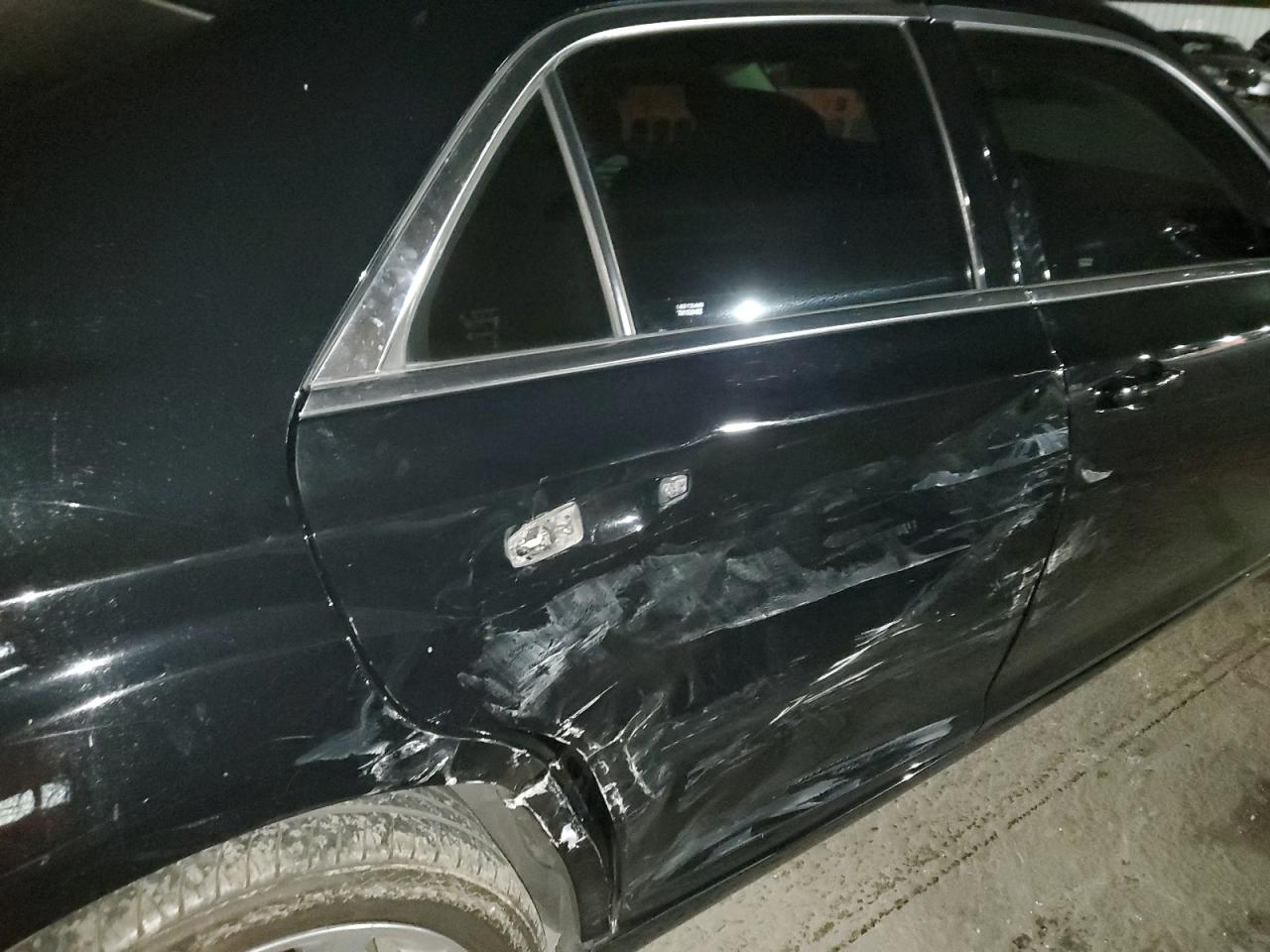 2018 Chrysler 300 Tourin VIN: 327162 Lot: 42861125