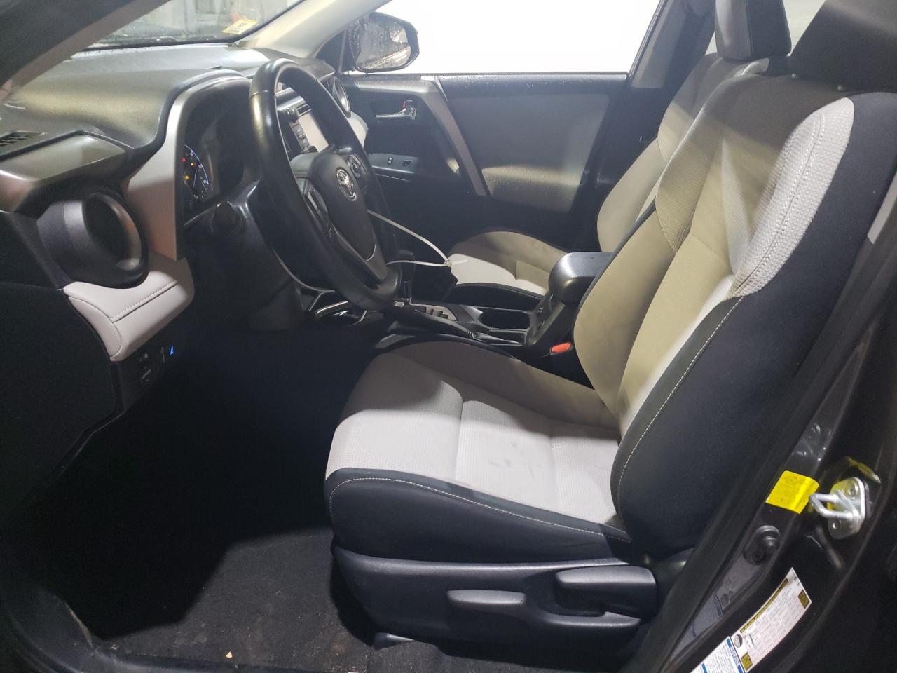 2017 Toyota RAV 4 - Image 7