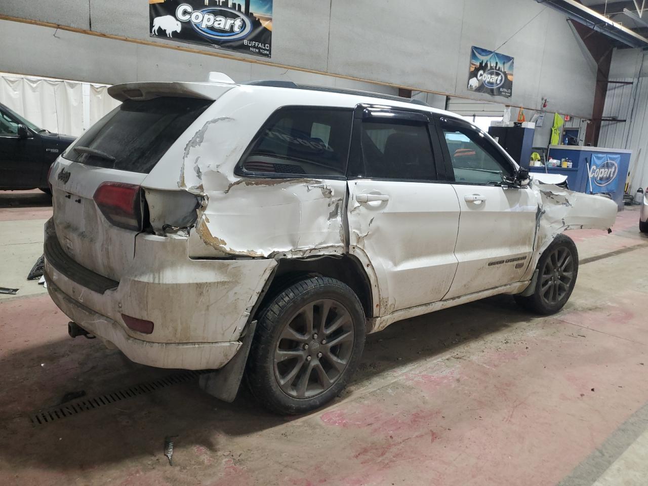 2017 Jeep Grand Cherokee - Image 3