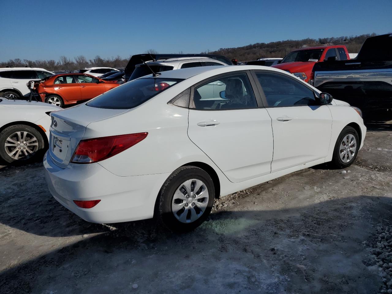 2015 Hyundai Accent - Image 3