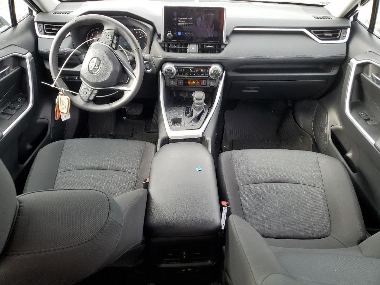 2024 Toyota RAV 4 - Image 8