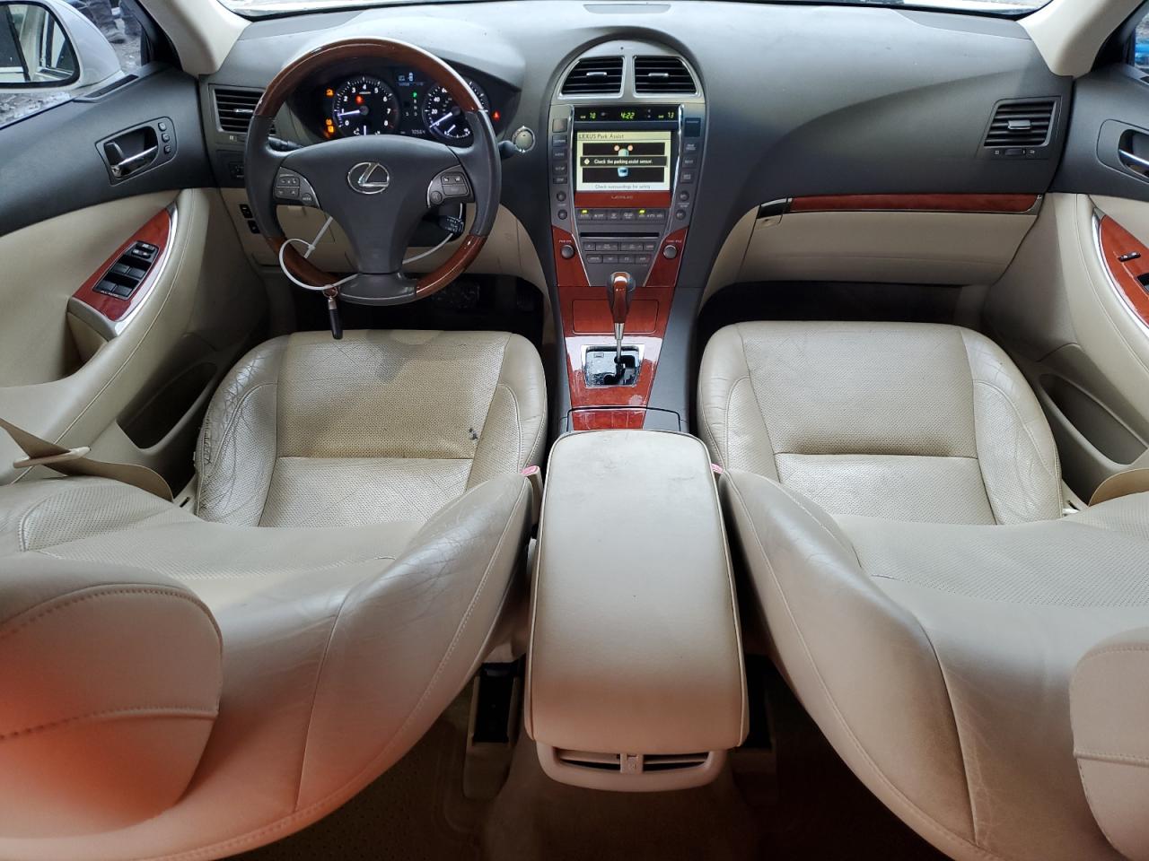 2010 Lexus ES - Image 8