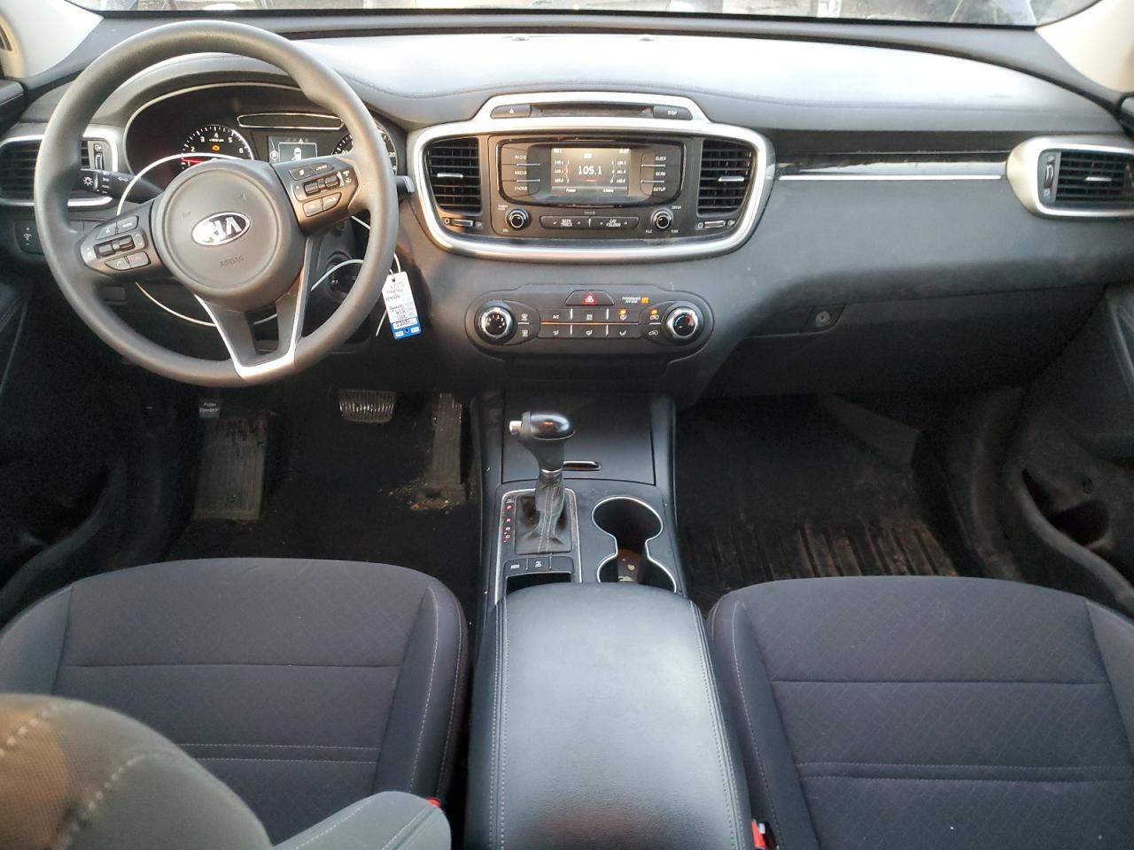 2017 Kia Sorento - Image 8