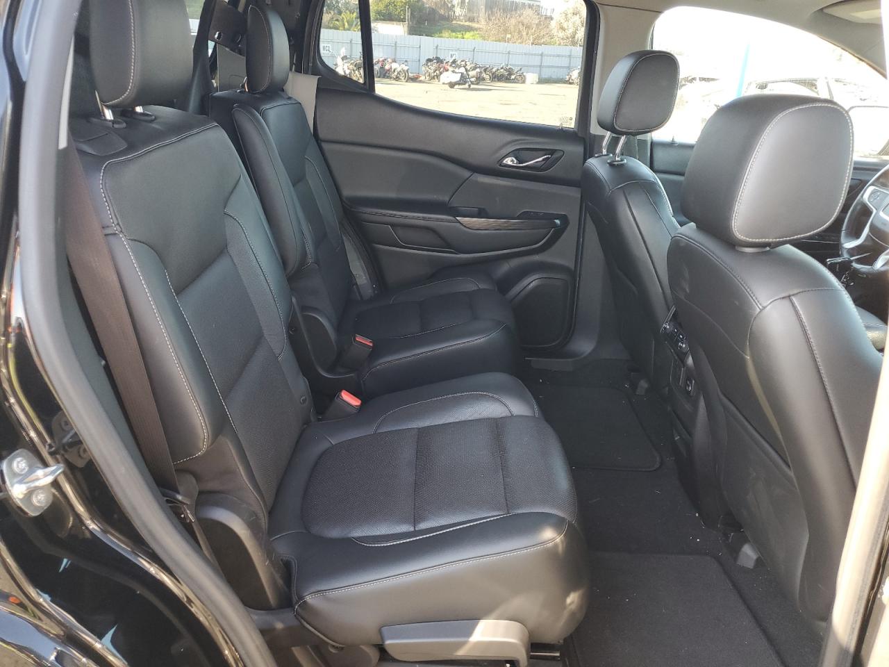 2017 GMC Acadia - Image 11