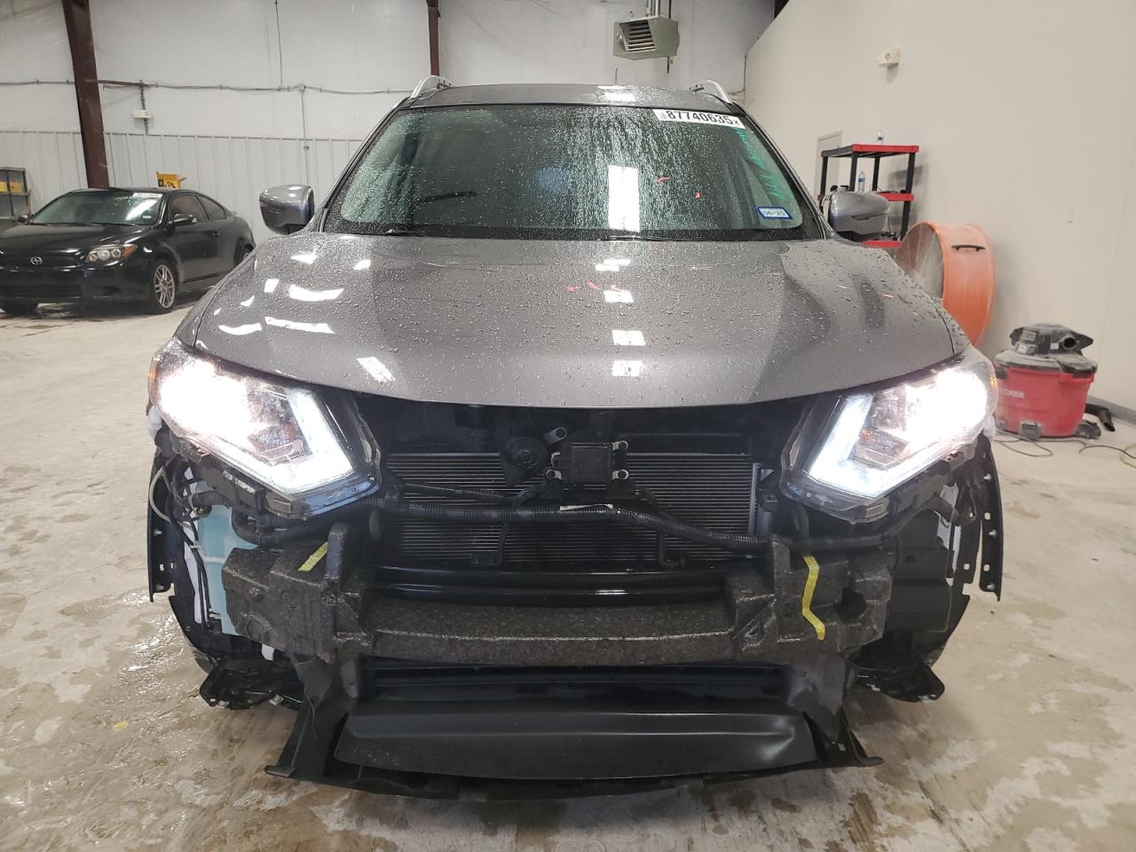 2018 Nissan Rogue - Image 5