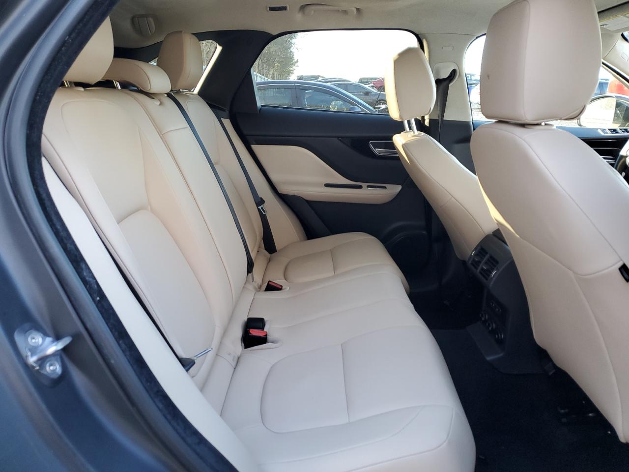 2020 Jaguar F-Pace - Image 12