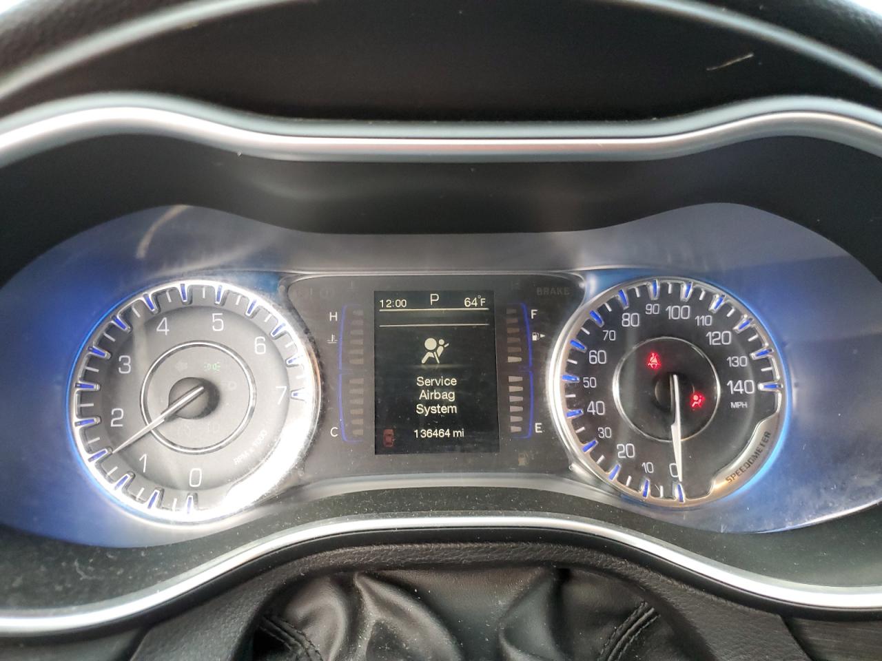 2015 Chrysler 200 - Image 9