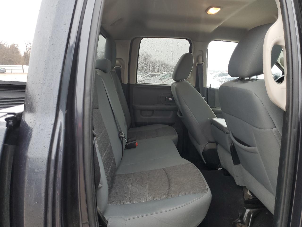 2015 RAM 1500 - Image 11