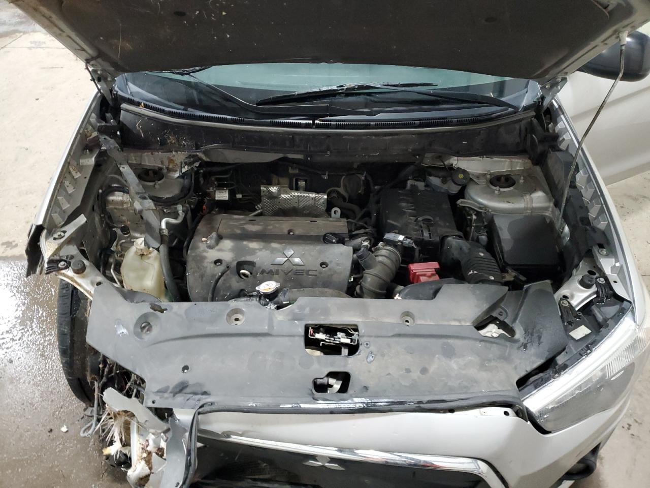 2013 Mitsubishi Outlander - Image 13
