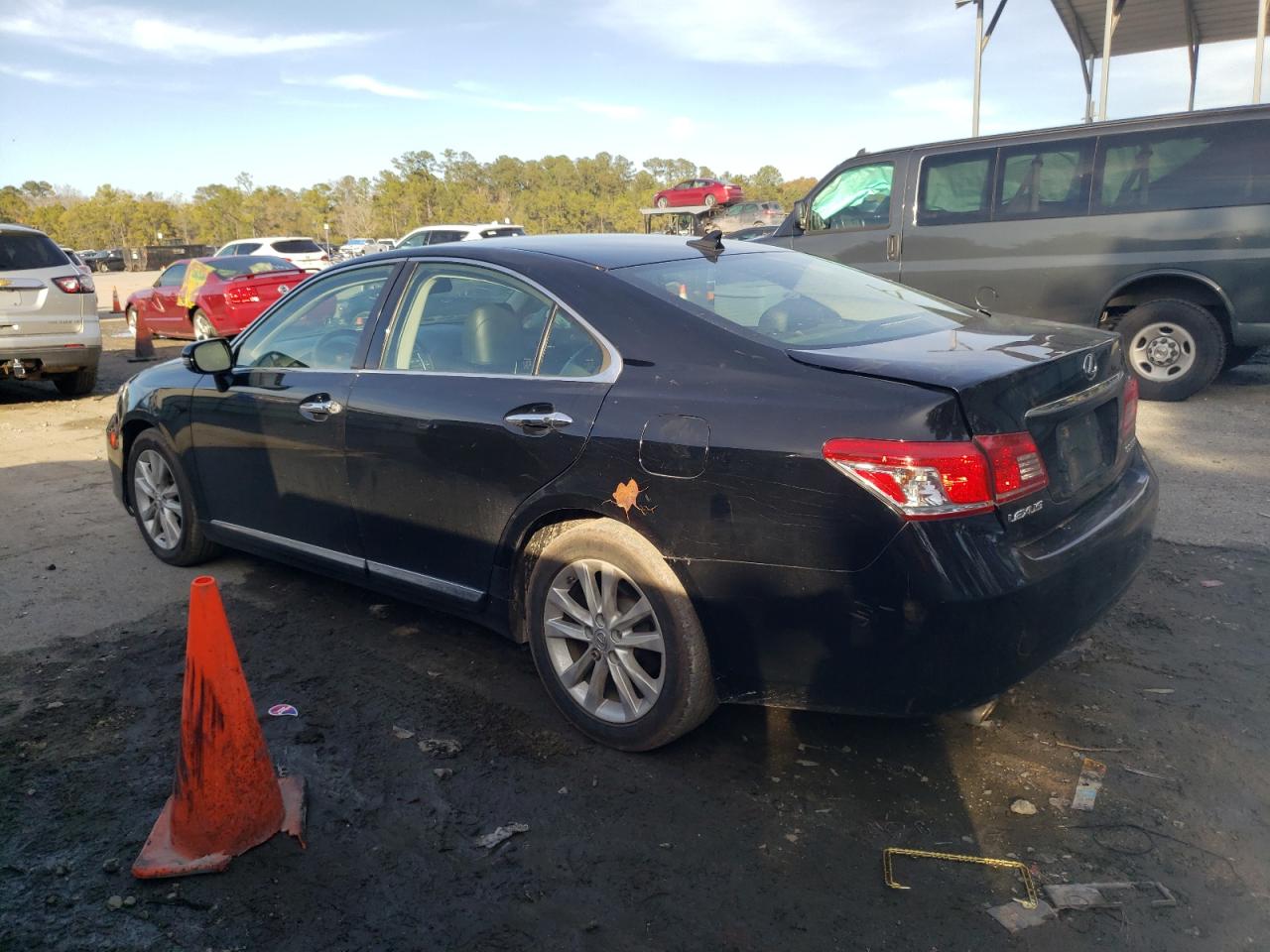 2010 Lexus ES - Image 2