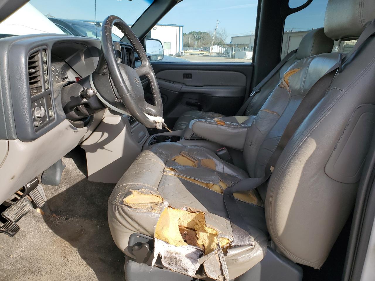 2001 Chevrolet Tahoe - Image 7
