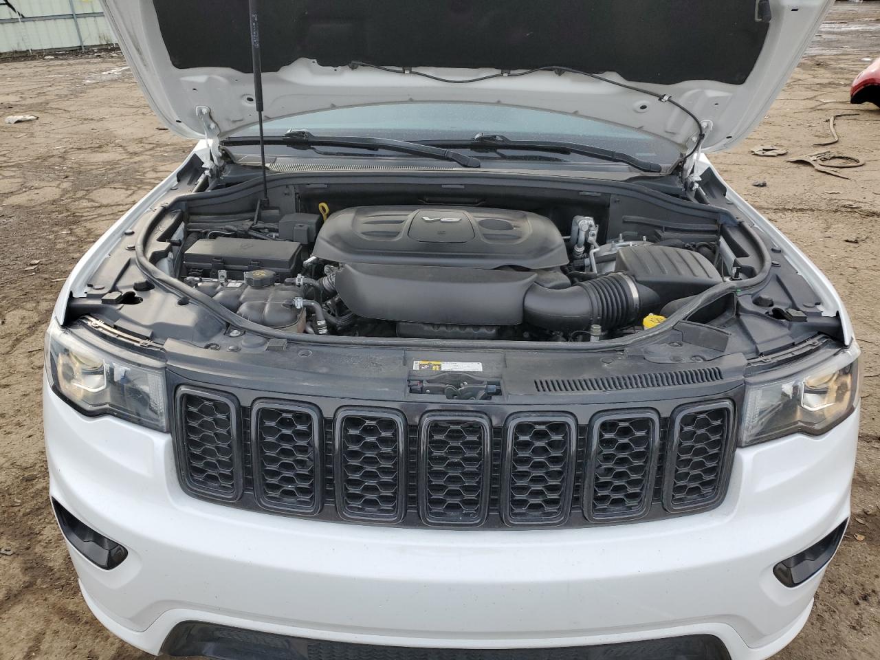 2019 Jeep Grand Cherokee - Image 11