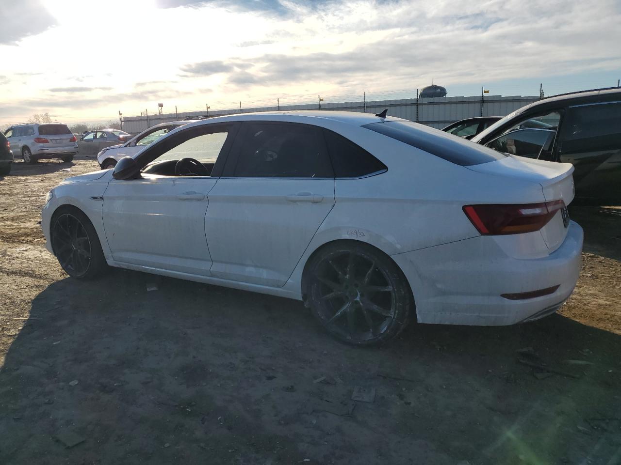 2019 Volkswagen Jetta - Image 2