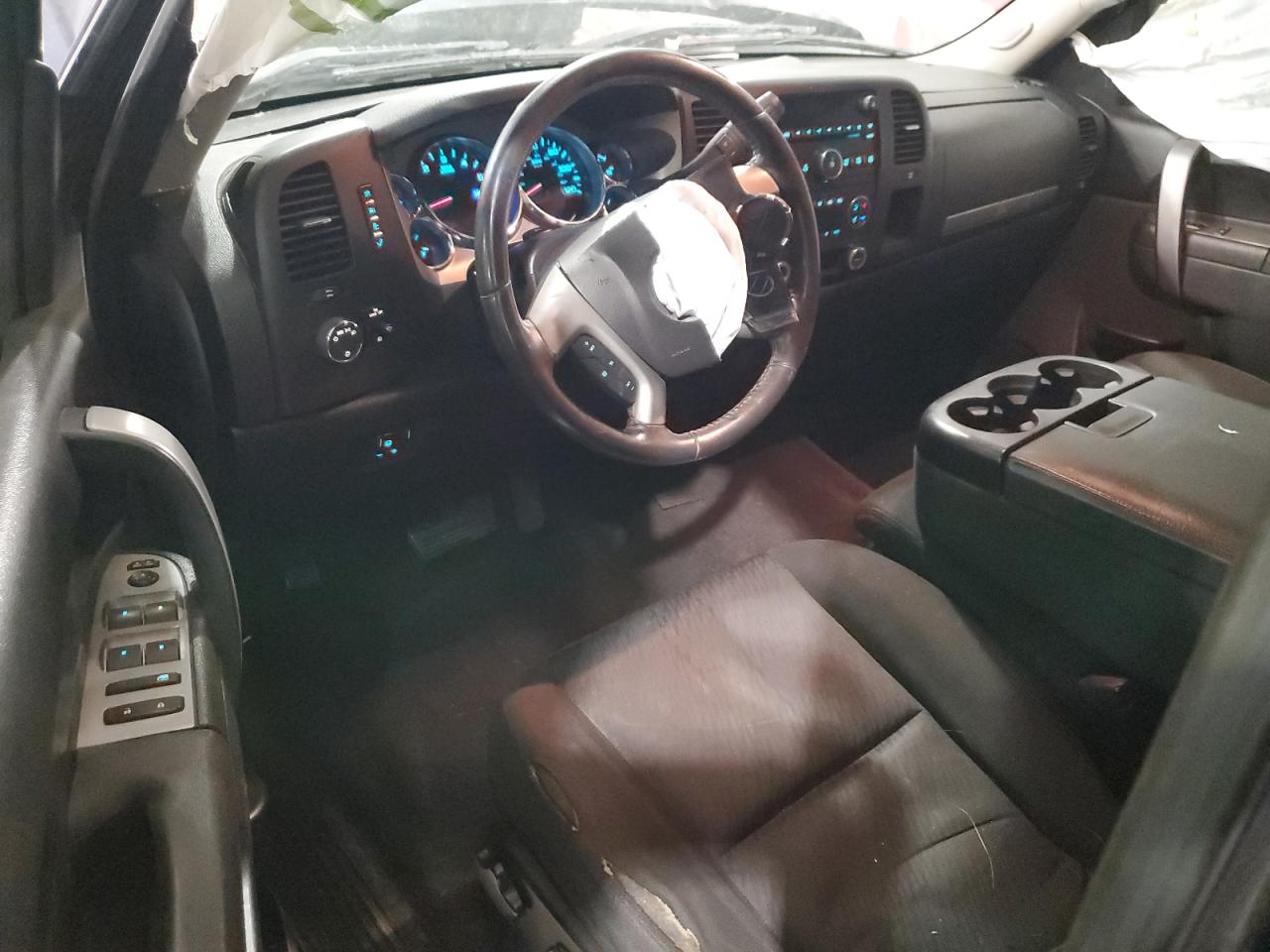 2011 Chevrolet Silverado - Image 8
