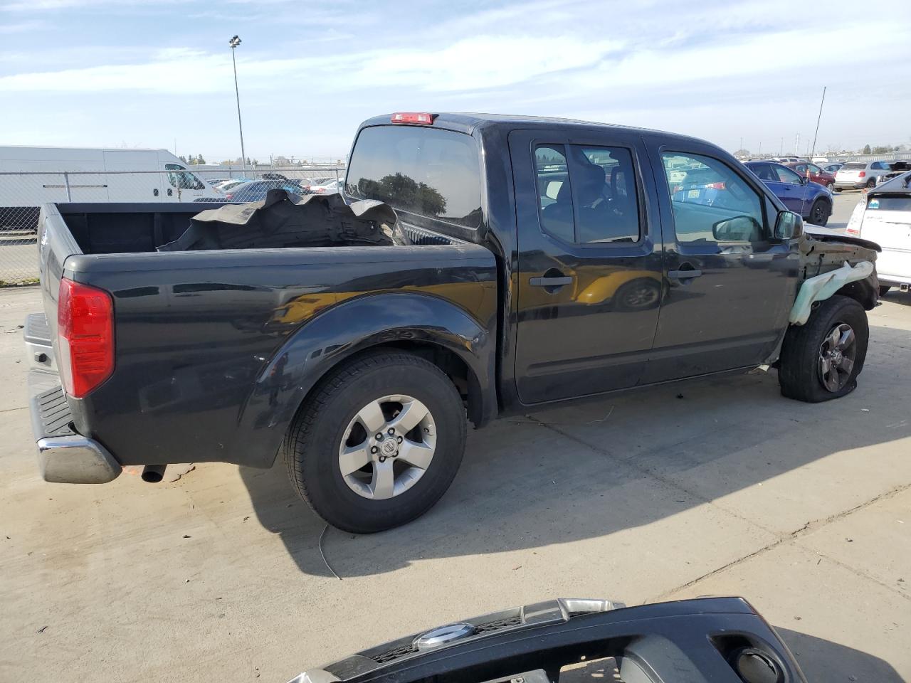 2012 Nissan Navara (Frontier) - Image 3