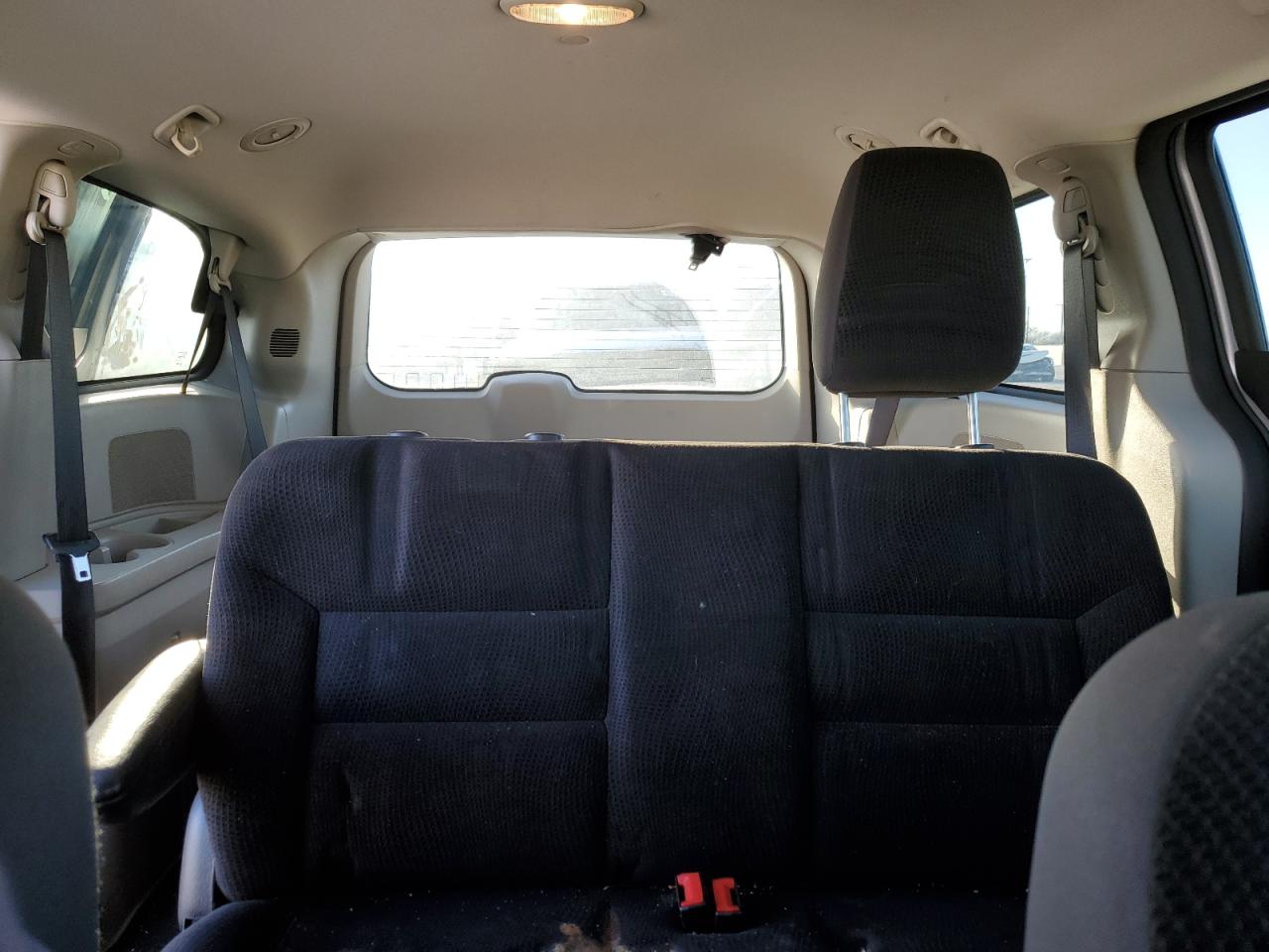 2019 Dodge Caravan - Image 10