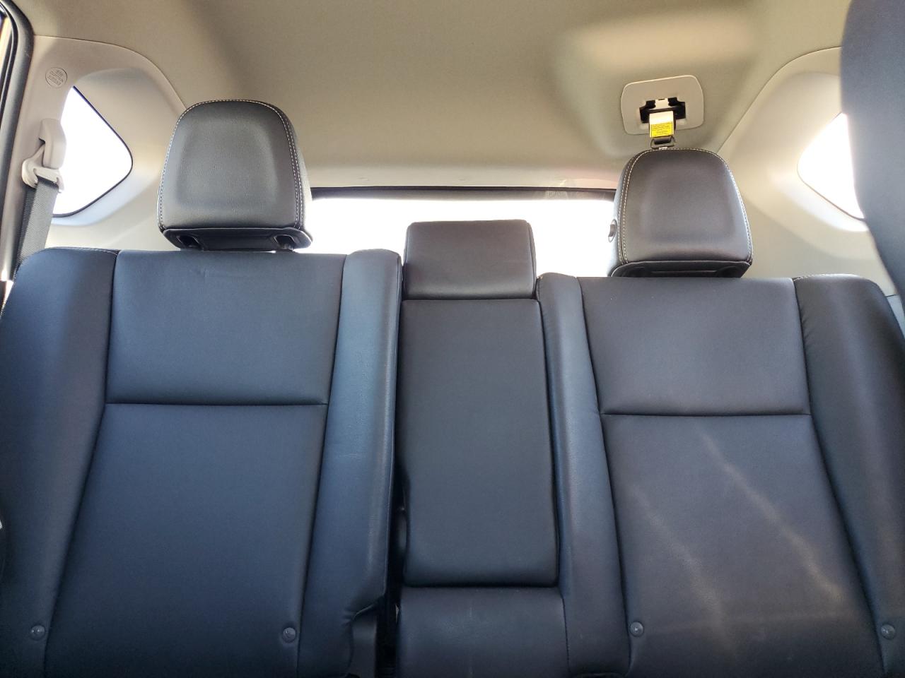 2015 Toyota RAV 4 - Image 10