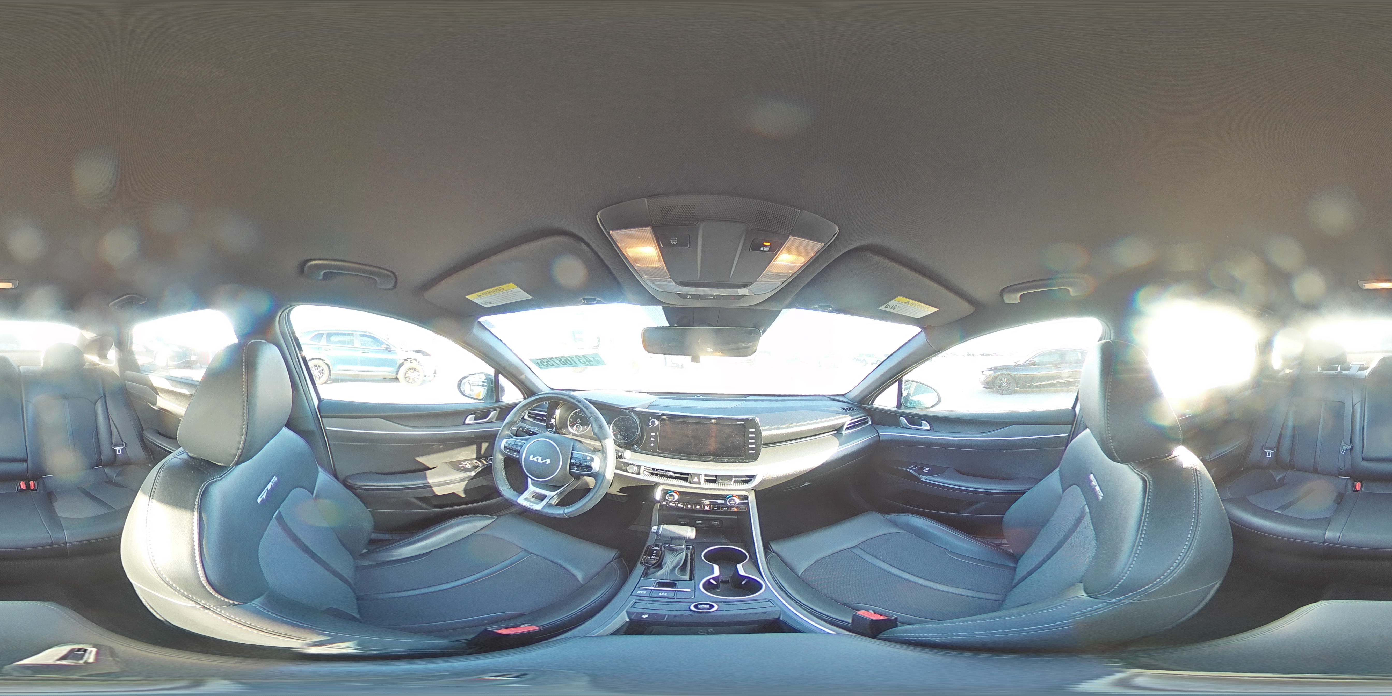 2022 Kia K5 - Image 15