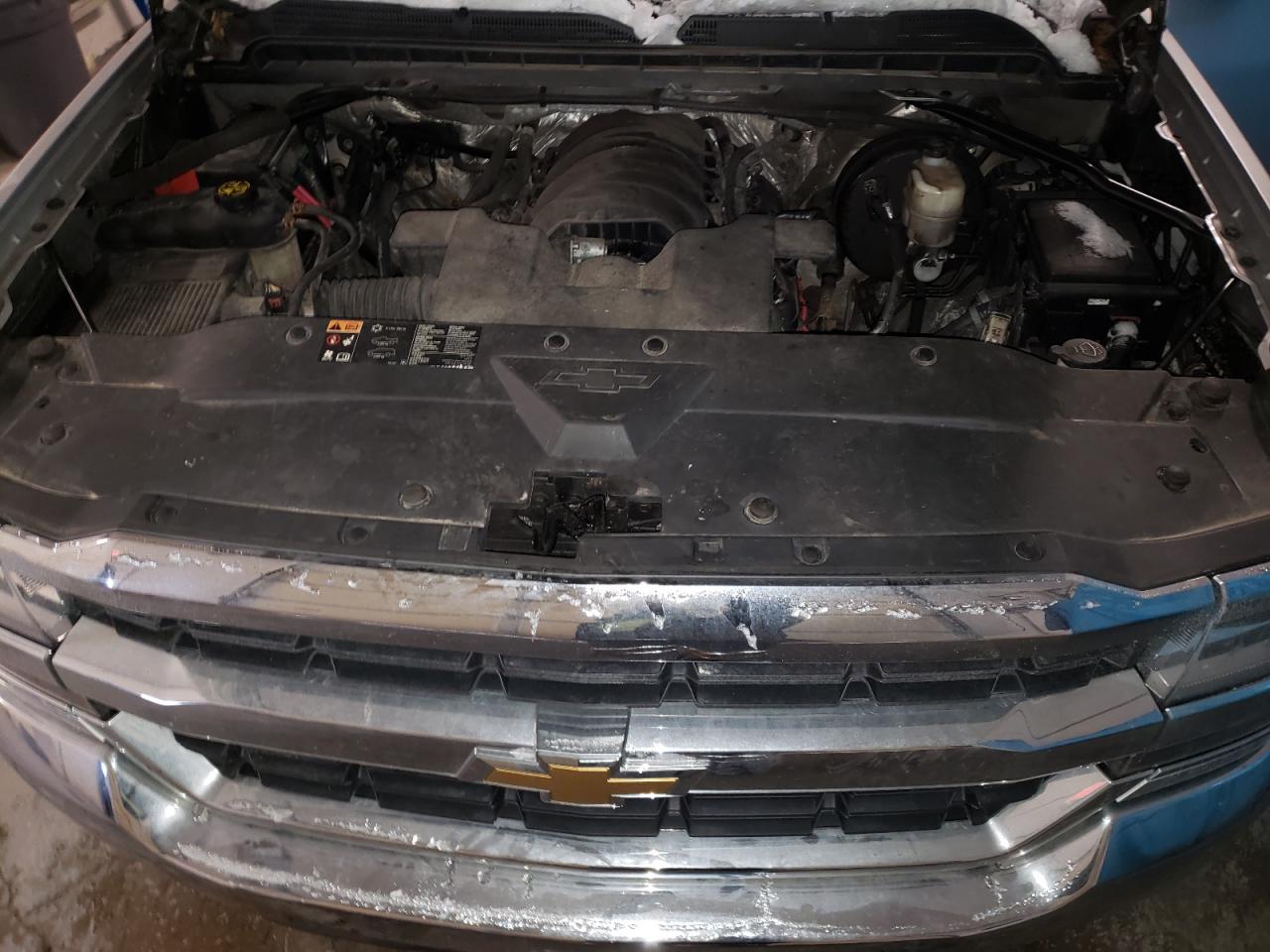 2016 Chevrolet Silverado - Image 11
