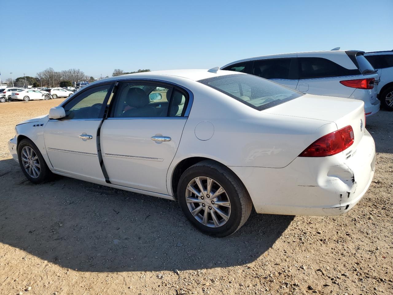 2009 Buick Lucerne - Image 2