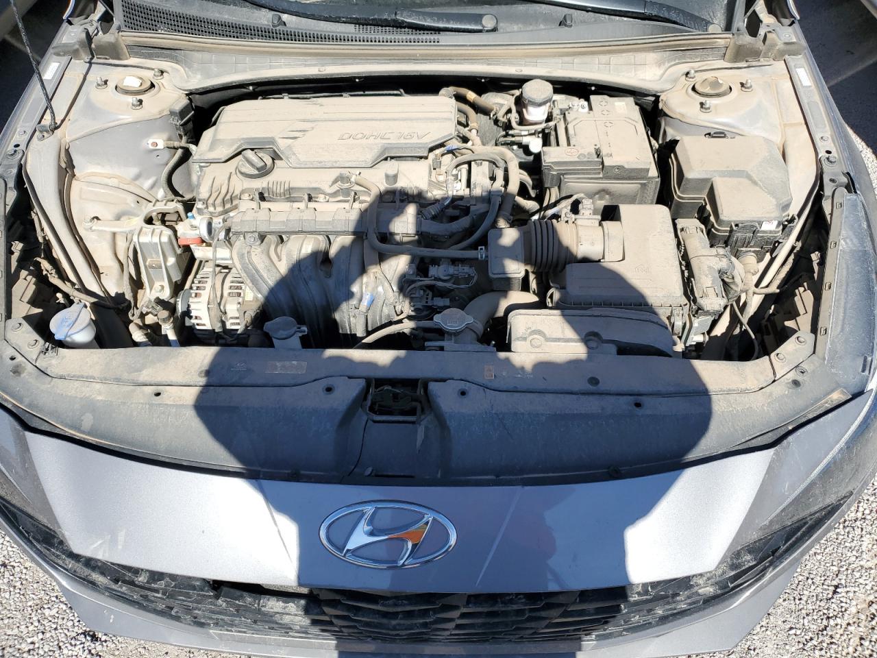2022 Hyundai Elantra - Image 11