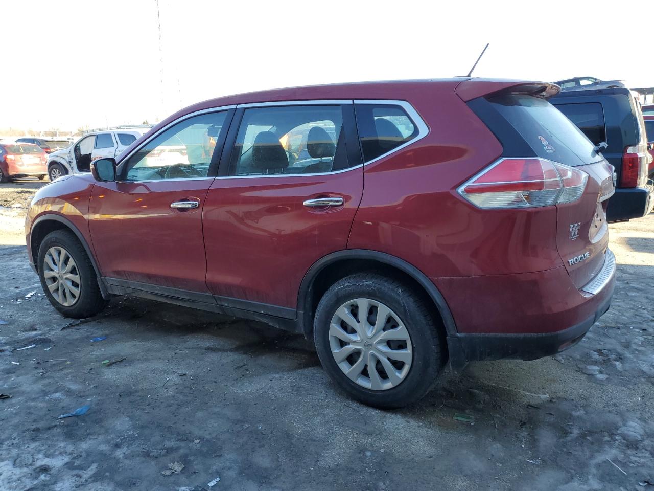 2015 Nissan Rogue - Image 2