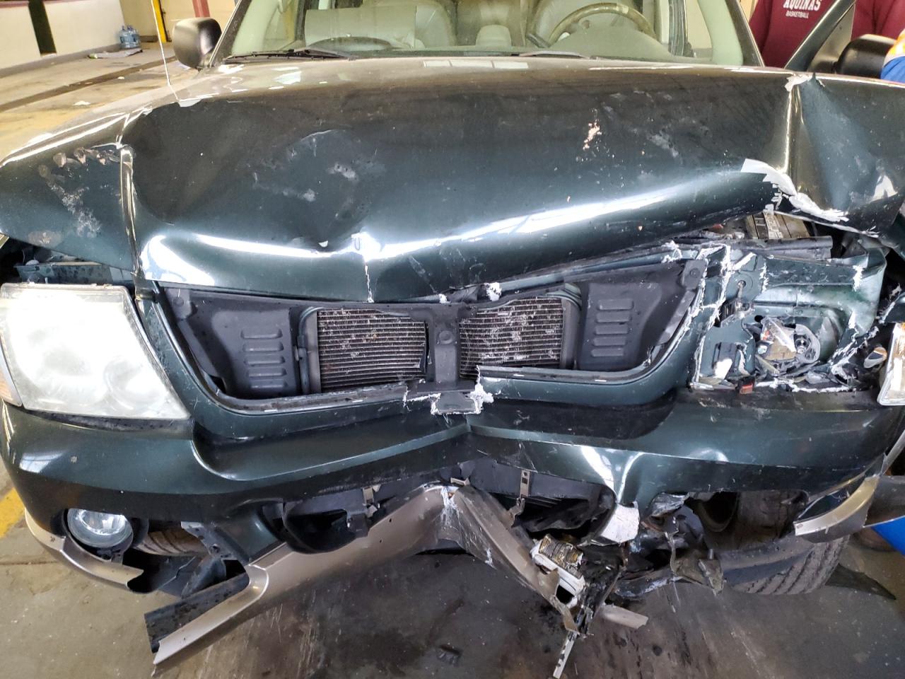 2003 Ford Explorer - Image 13