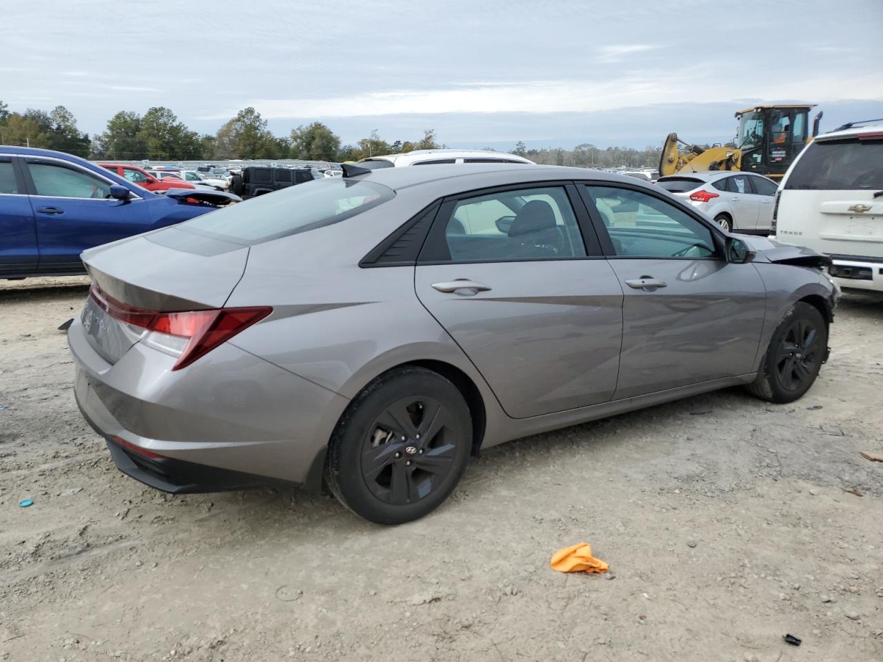 2022 Hyundai Elantra - Image 3