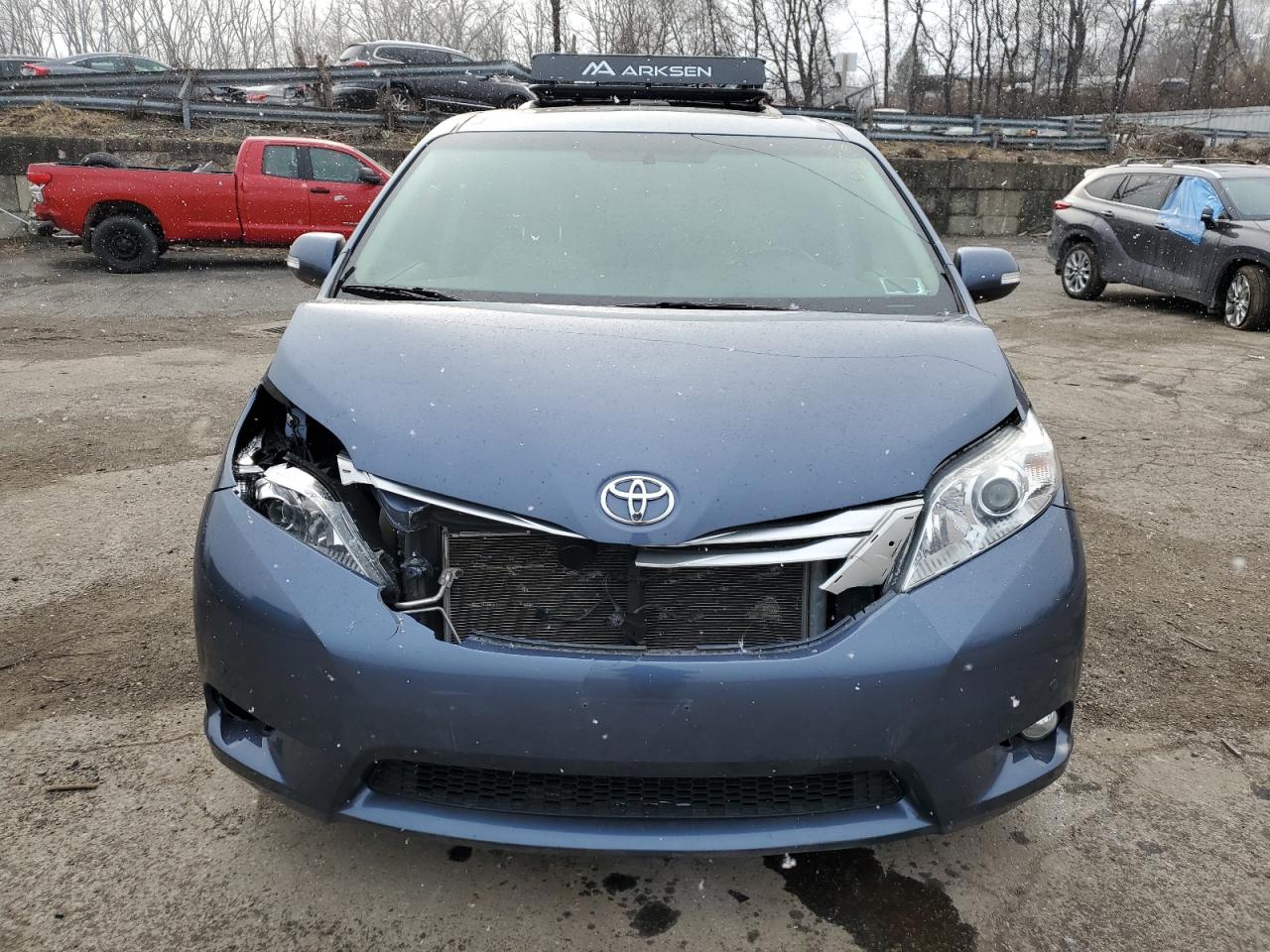 2013 Toyota Sienna - Image 5