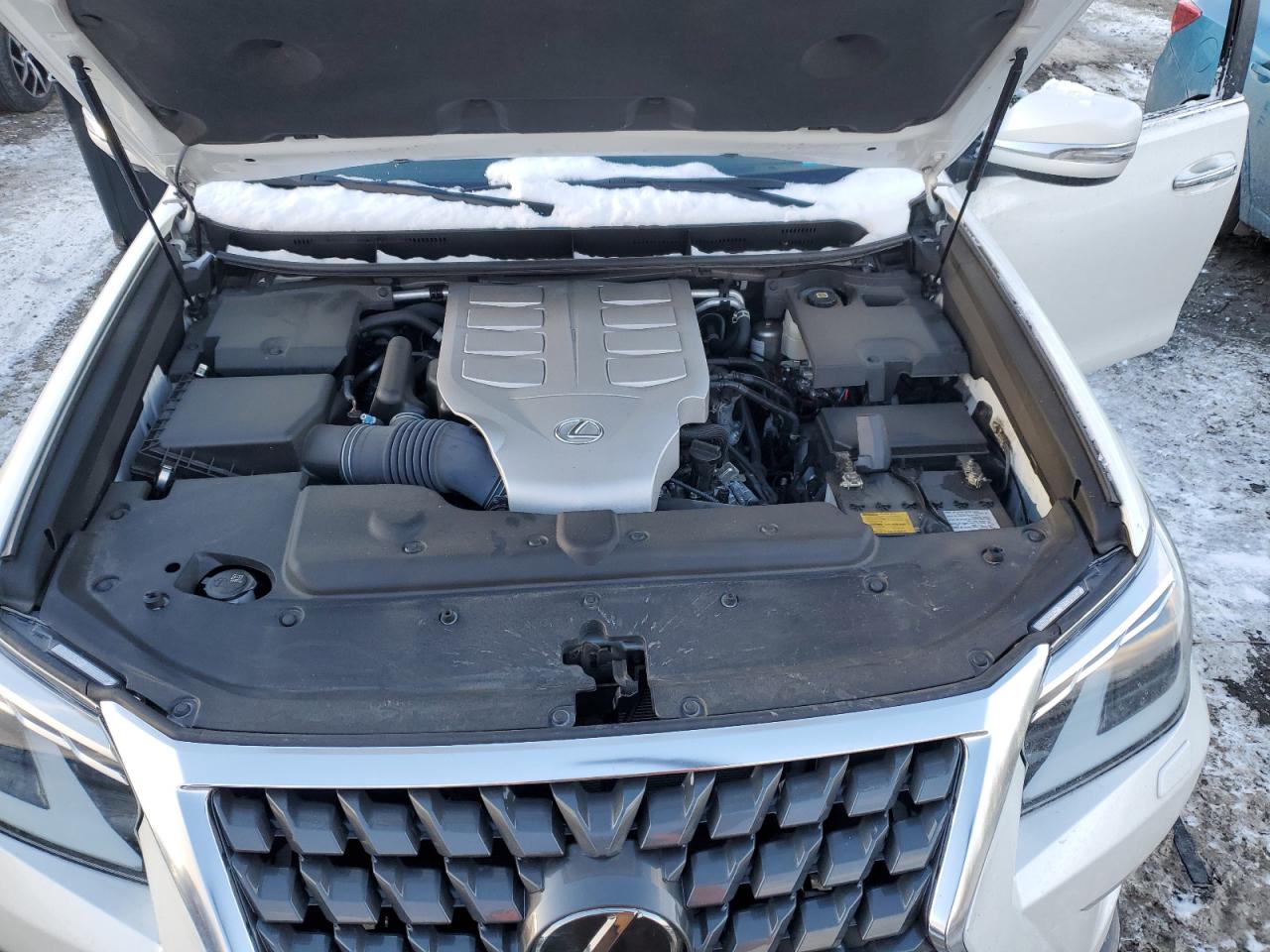 2023 Lexus GX - Image 12