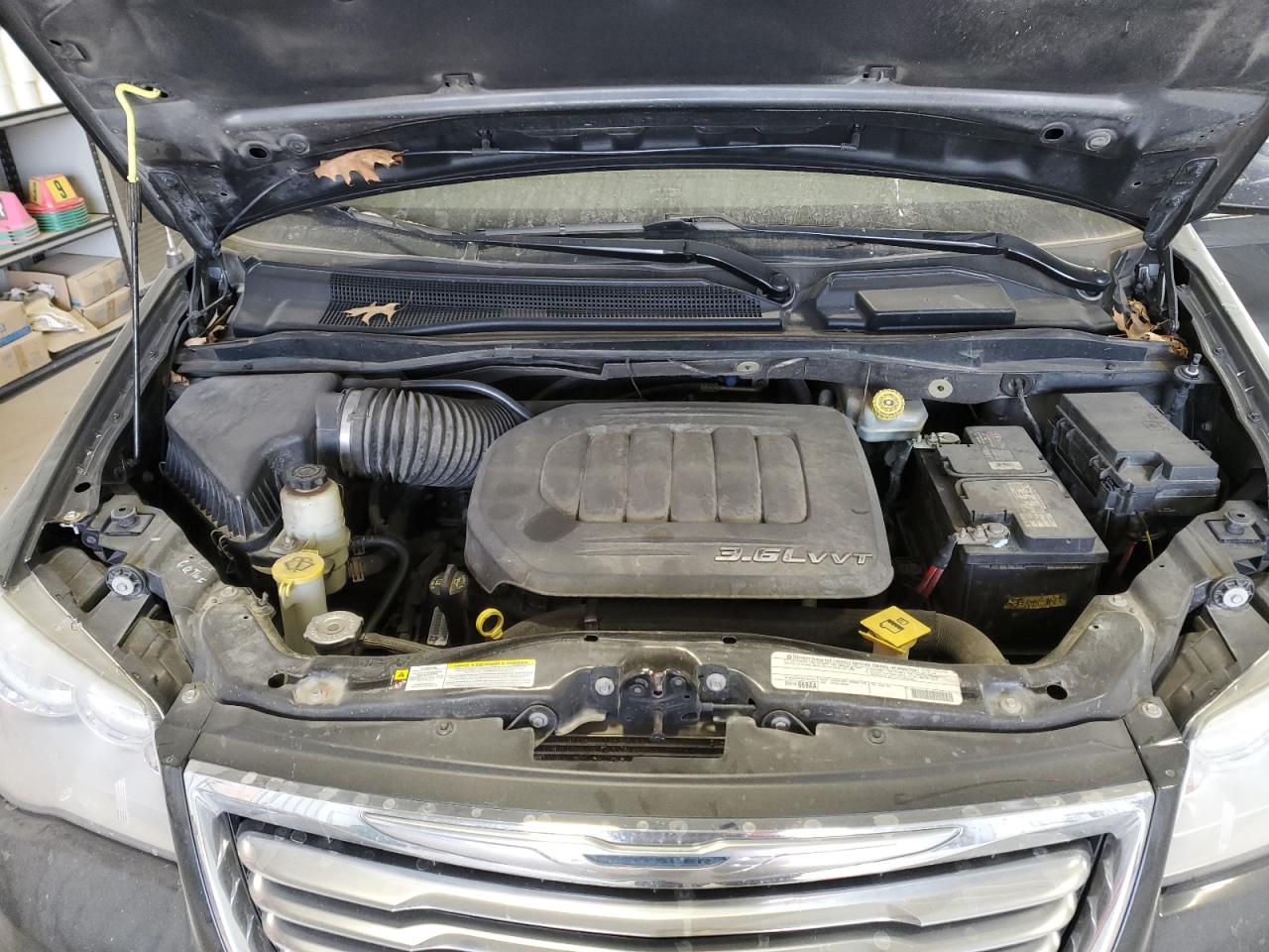 2012 Chrysler Town & Country - Image 12