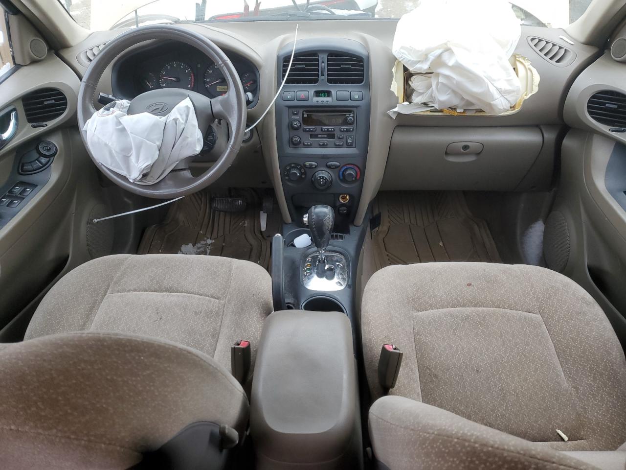 2004 Hyundai Santa Fe - Image 8