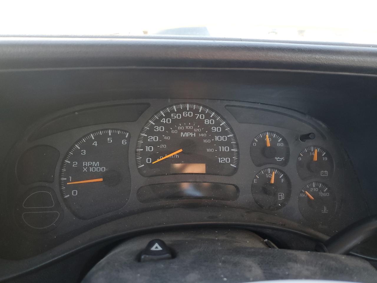 2004 Chevrolet Silverado - Image 9