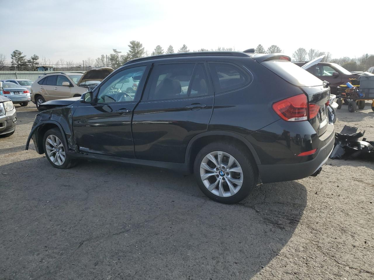 VIN WBAVL1C50DVR84735 2013 BMW X1 no.2