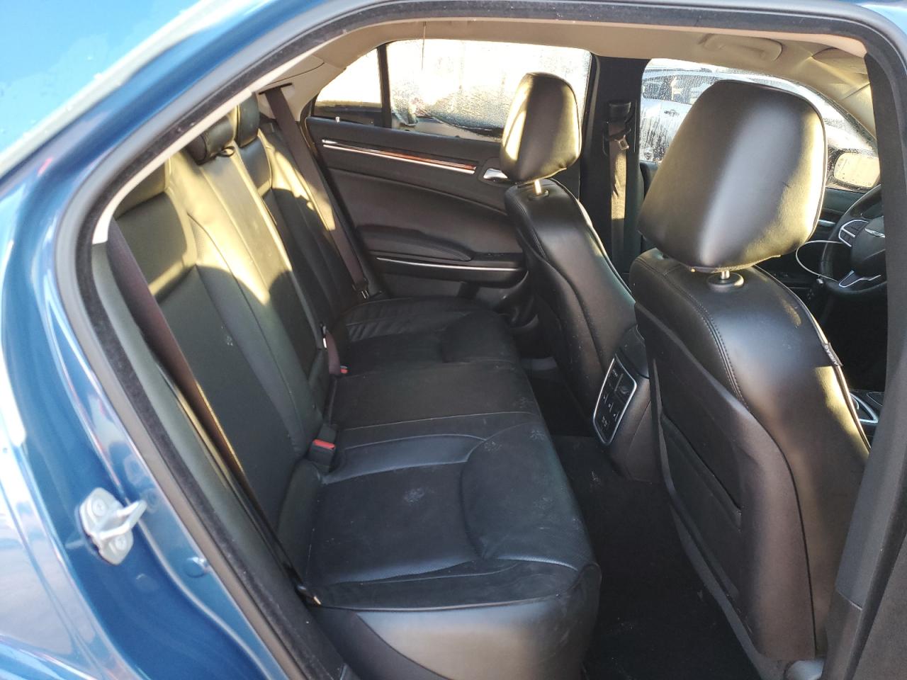 2021 Chrysler 300 - Image 10