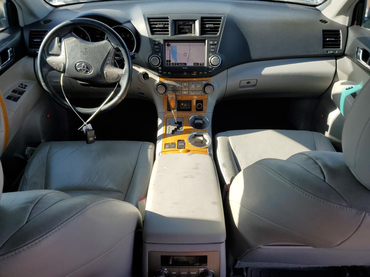 2010 Toyota Highlander - Image 8
